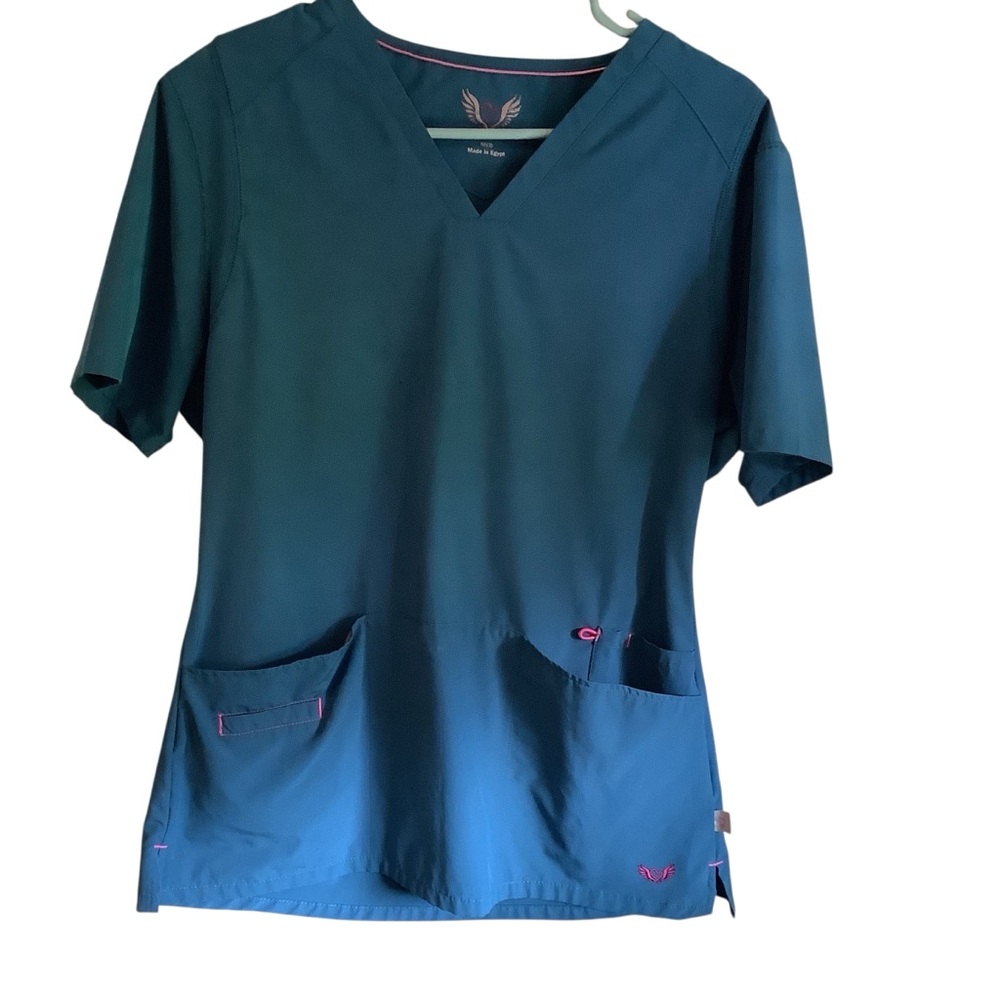 Smitten Rock Goddess Teal & Pink Excellent Condition Short Sleeve Scrub Top Med - Picture 2 of 6